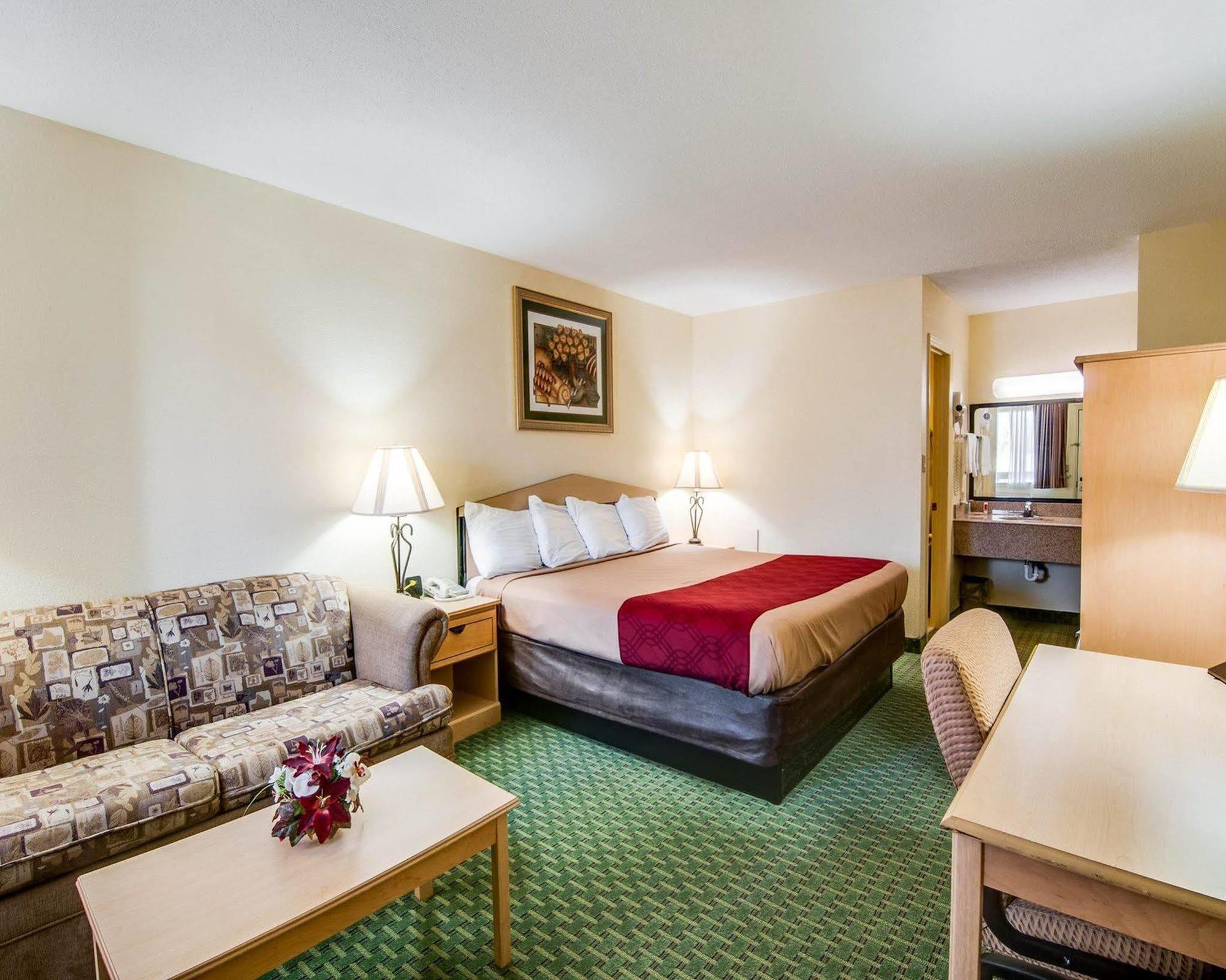 Econo Christiansburg-blacksburg I-81 Lodge